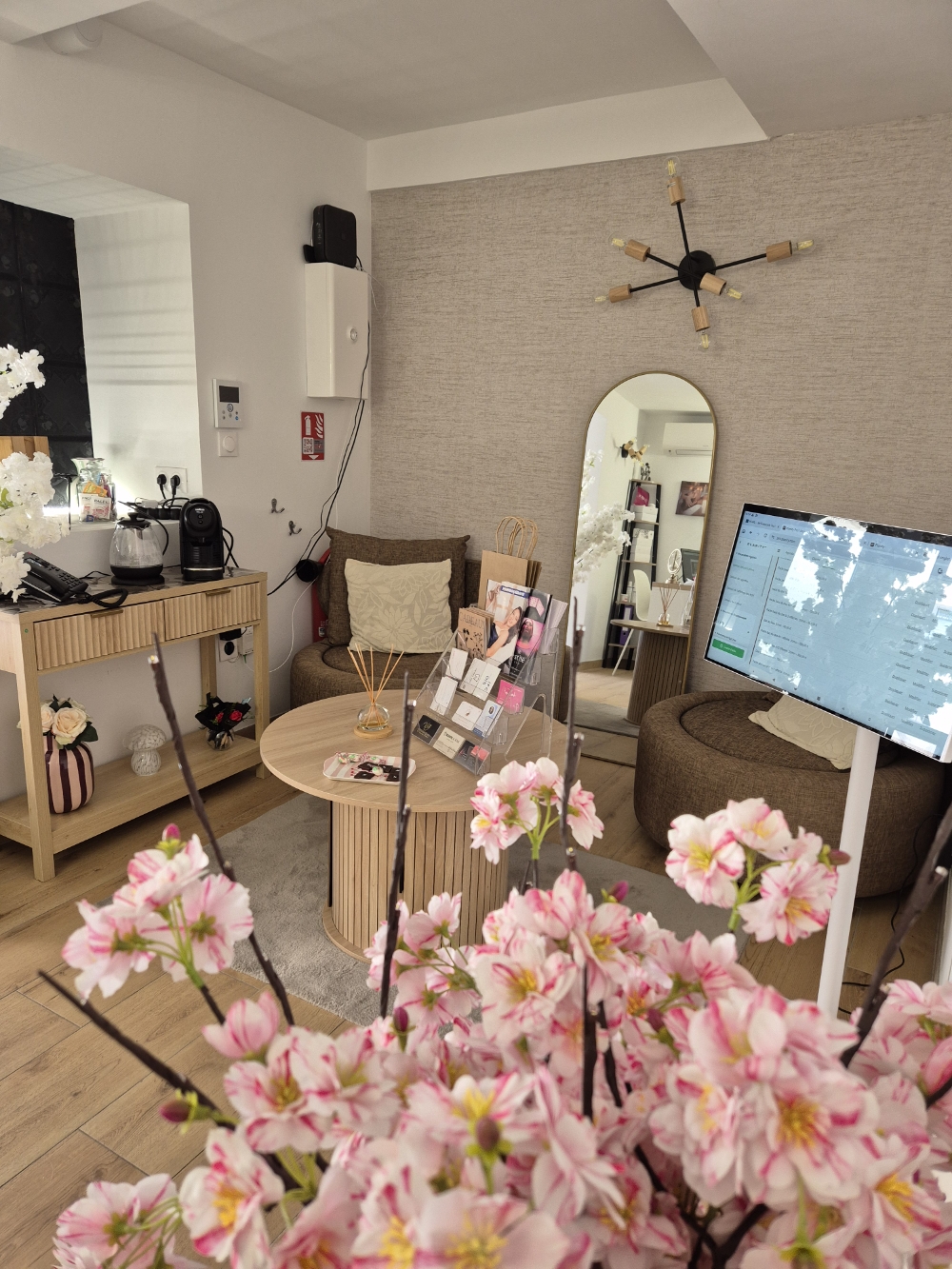 Salon d'attente fleuri de l'institut